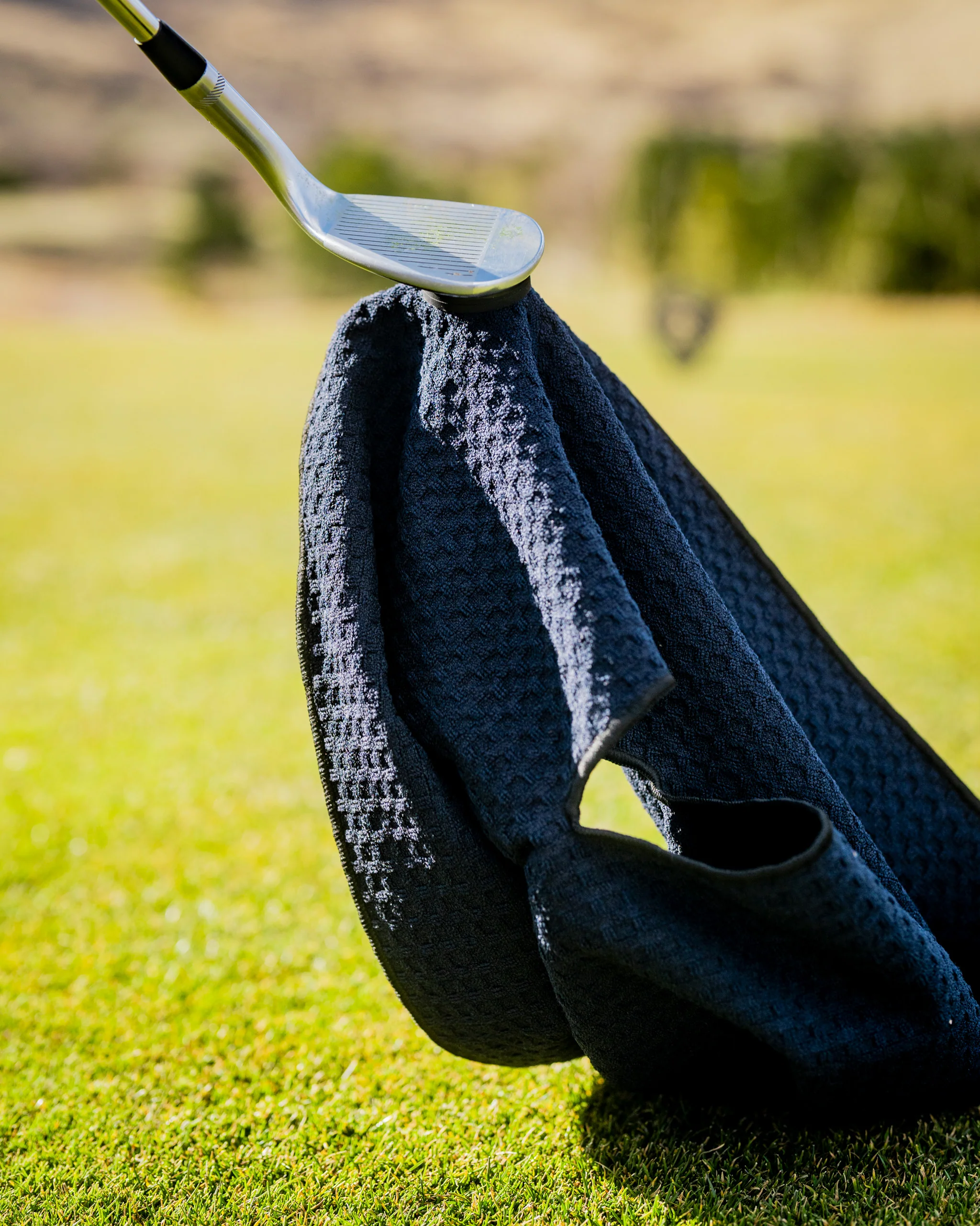 Magnetic Towel - Black - Image 4