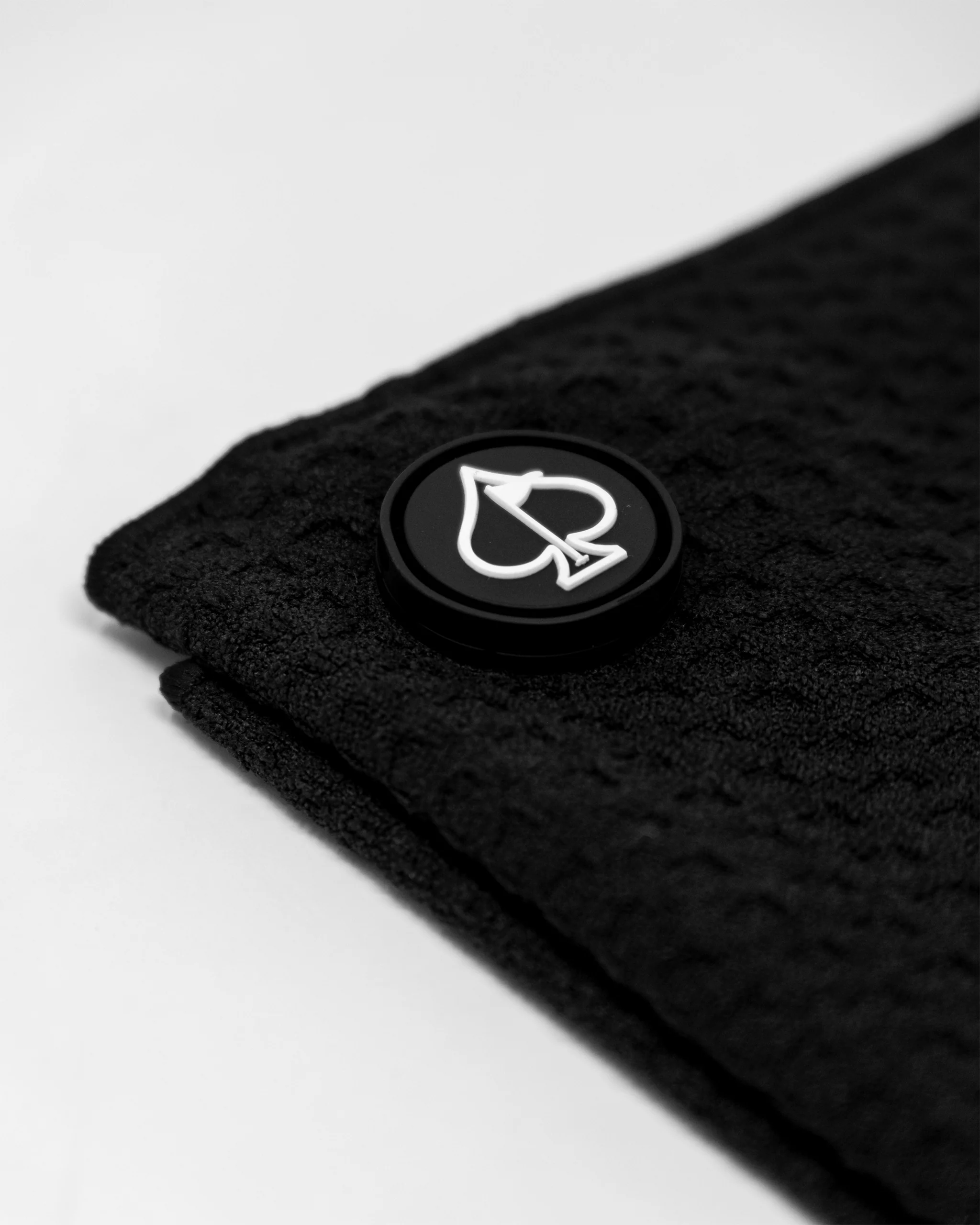 Magnetic Towel - Black - Image 6