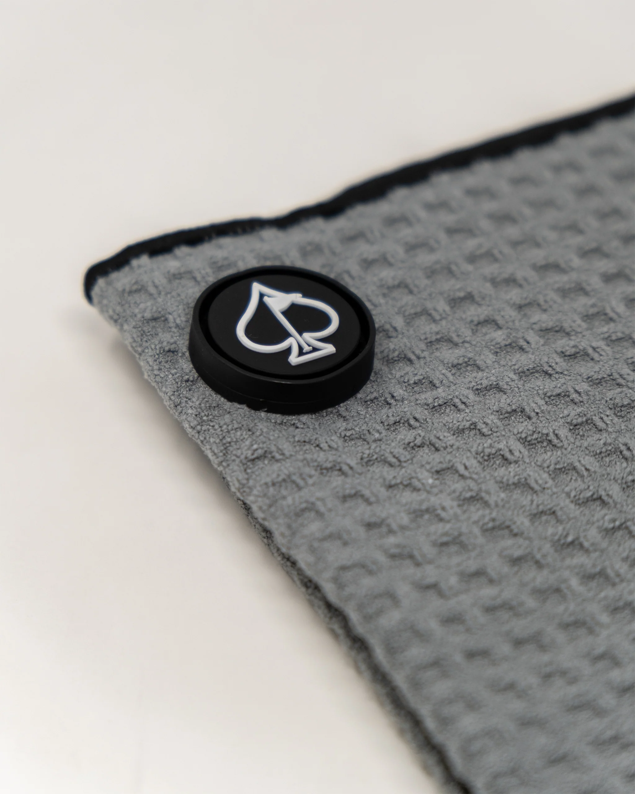 Magnetic Towel - Gray - Image 4