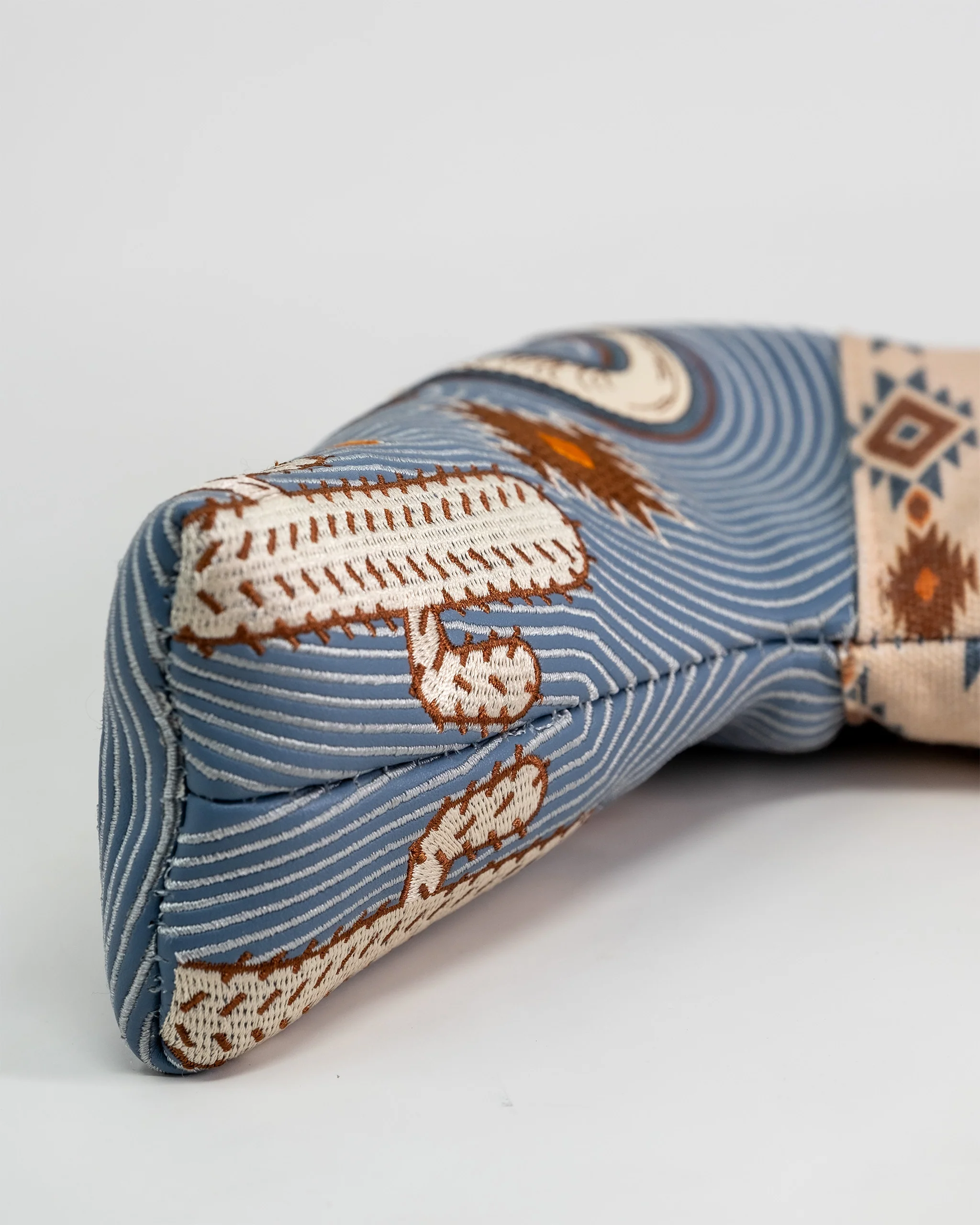 Western Aesthetic - Blade Putter Cover - Image 17