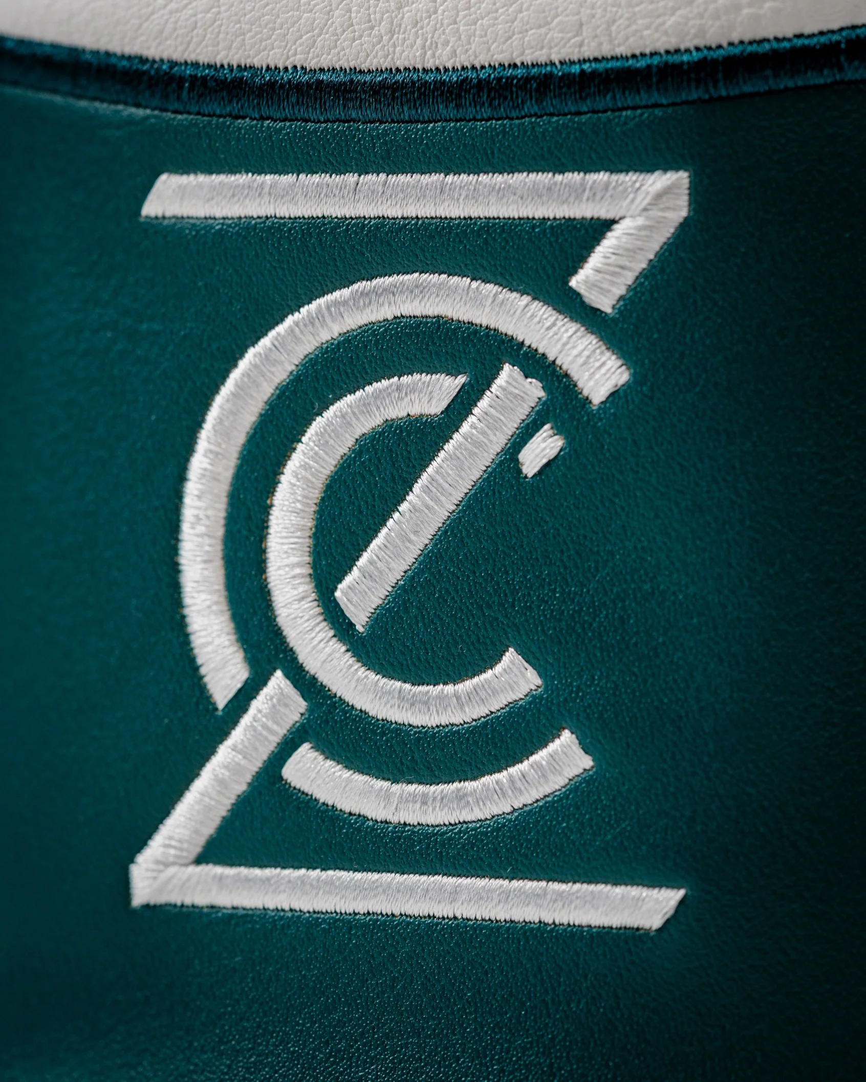 Zynbabwe Country Club Gator - Driver Cover - Image 9